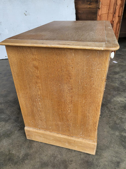 Vintage stag oak 3 over 2 chest of drawers