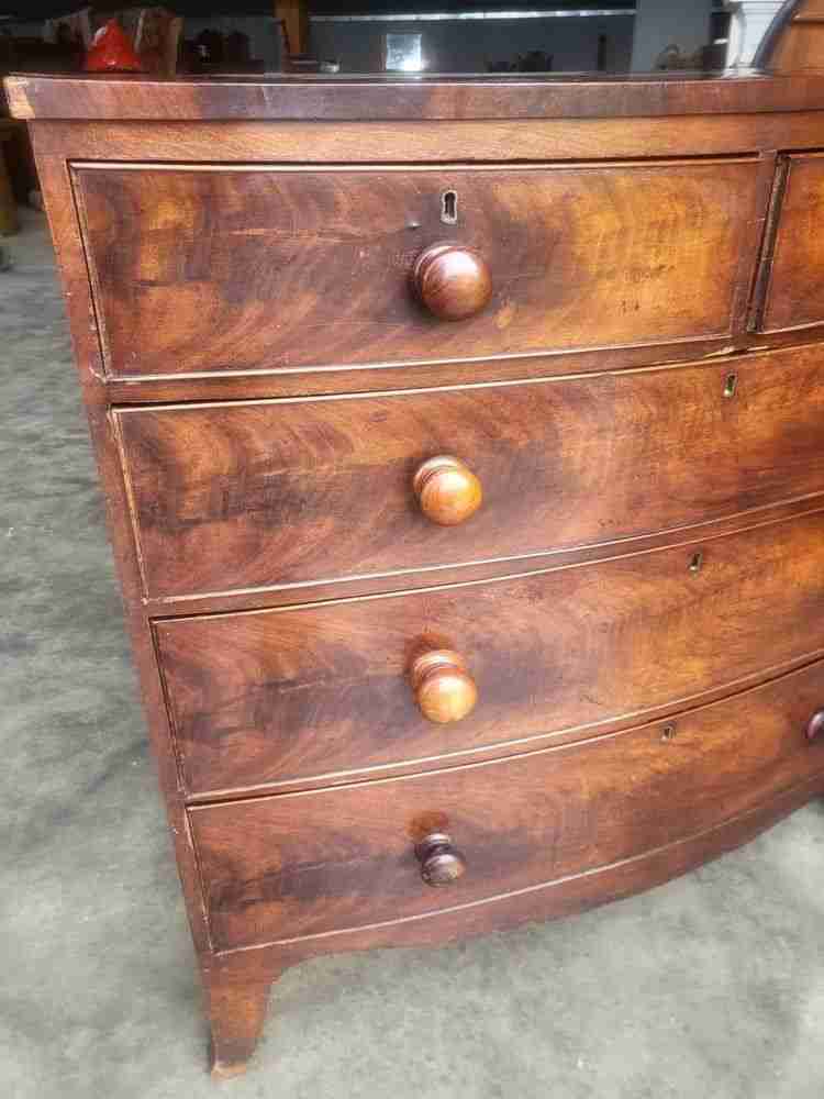 Antique Victorian mahogany bow front 2 over 3 chest of drawers