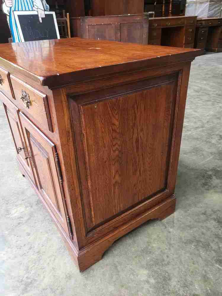 Small 20thC oak 2 door 2 drawers sideboard cupboard cabinet