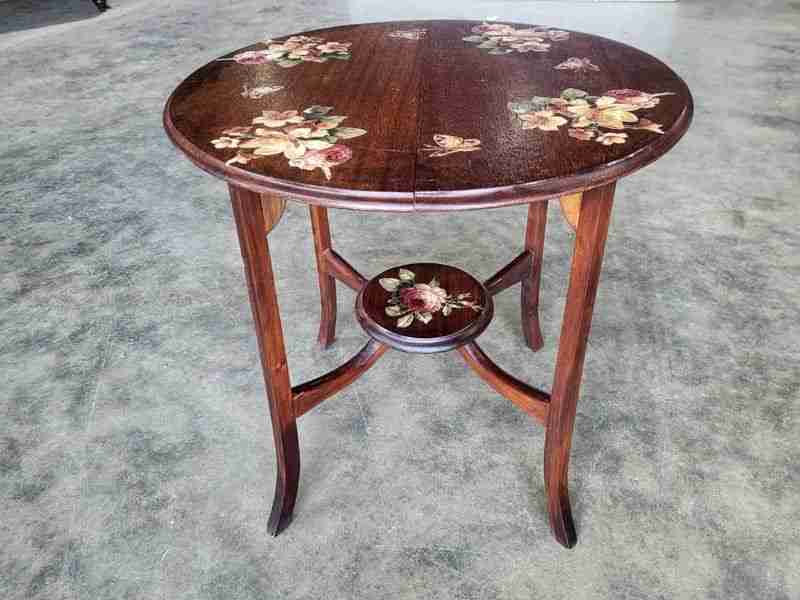 Vintage 20thC round oak 2 tier floral side end occasional table