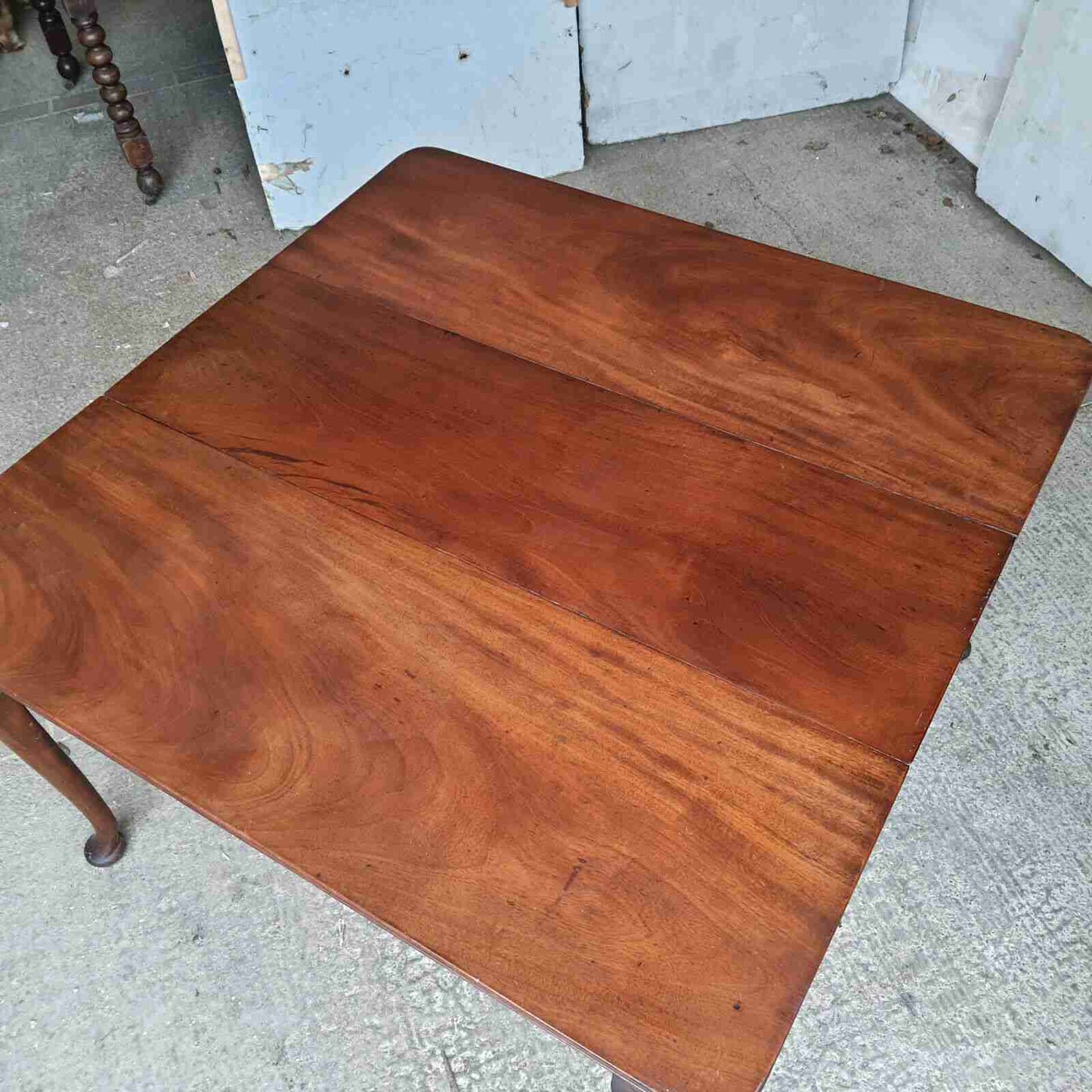 antique 1920's mahogany extending 1 leaf dining table table cabriole legs seat 8