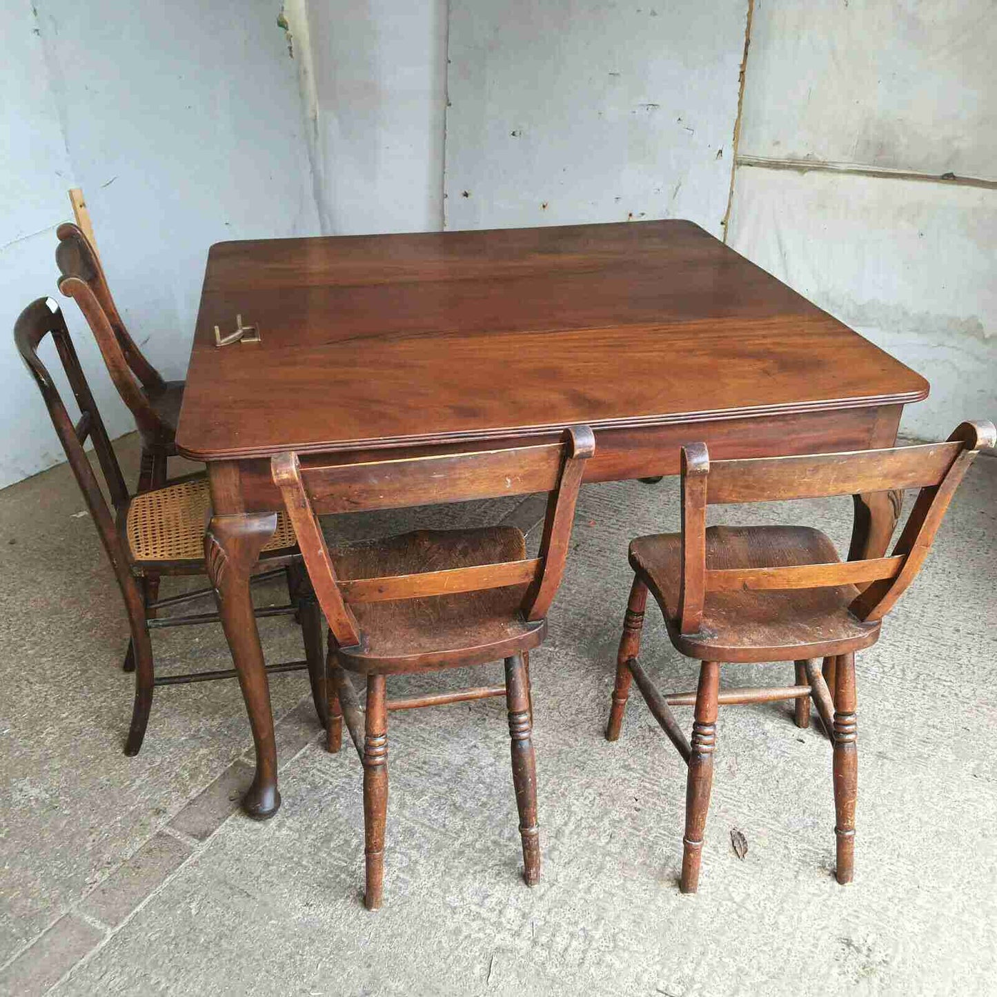 antique 1920's mahogany extending 1 leaf dining table table cabriole legs seat 8