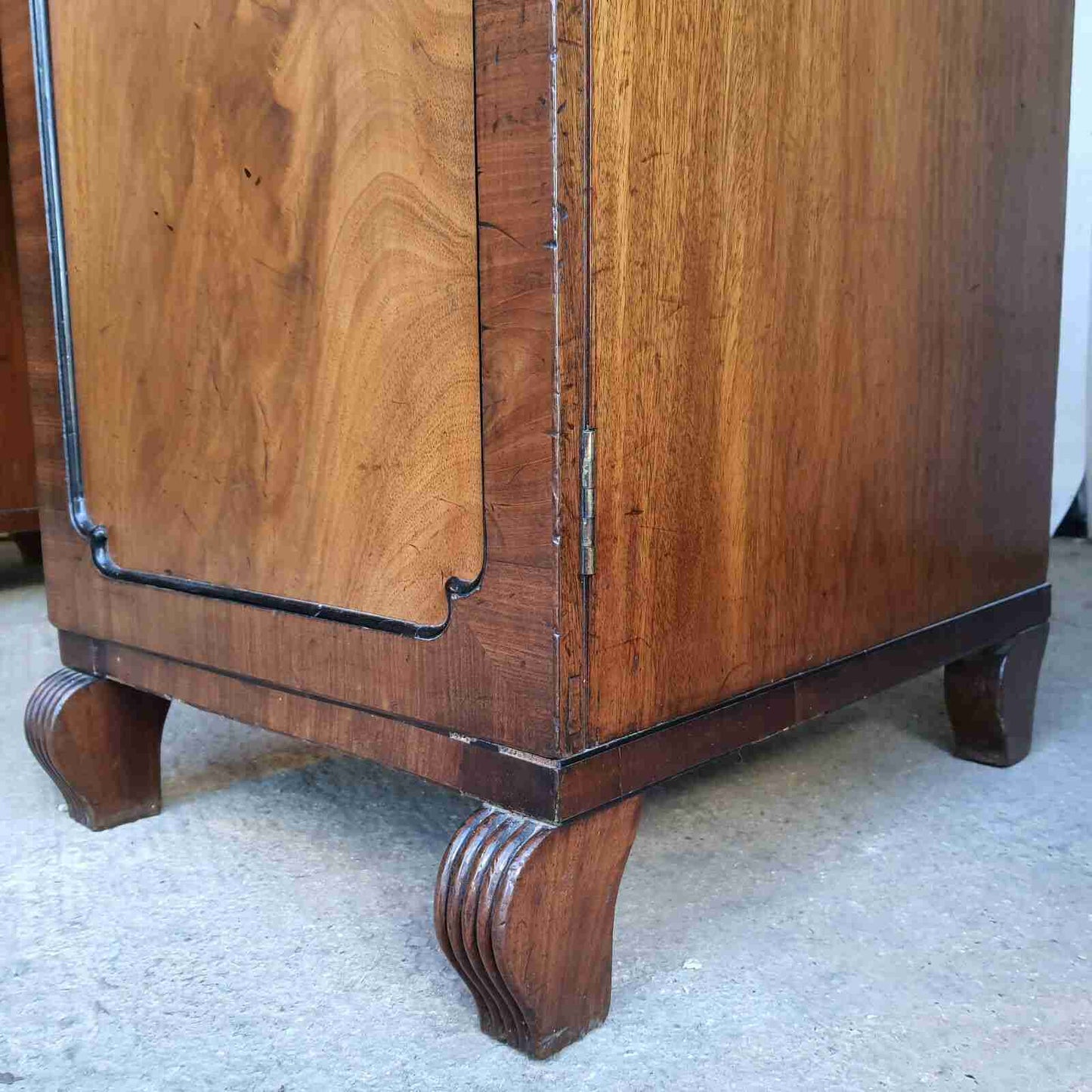 antique georgian mahogany breakfront sideboard 2 doors drawer cupboard shelves