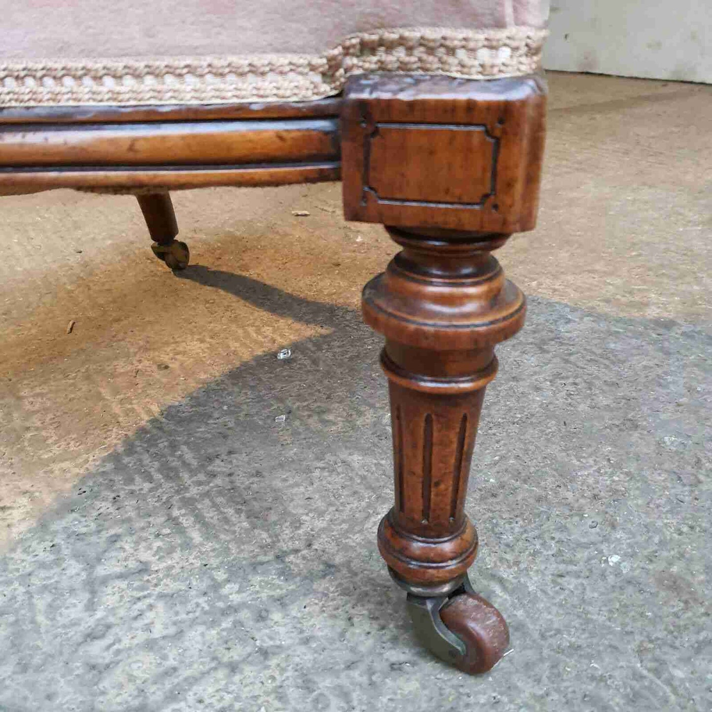 antique victorian low serpentine open bedroom chair turned legs castors sprung