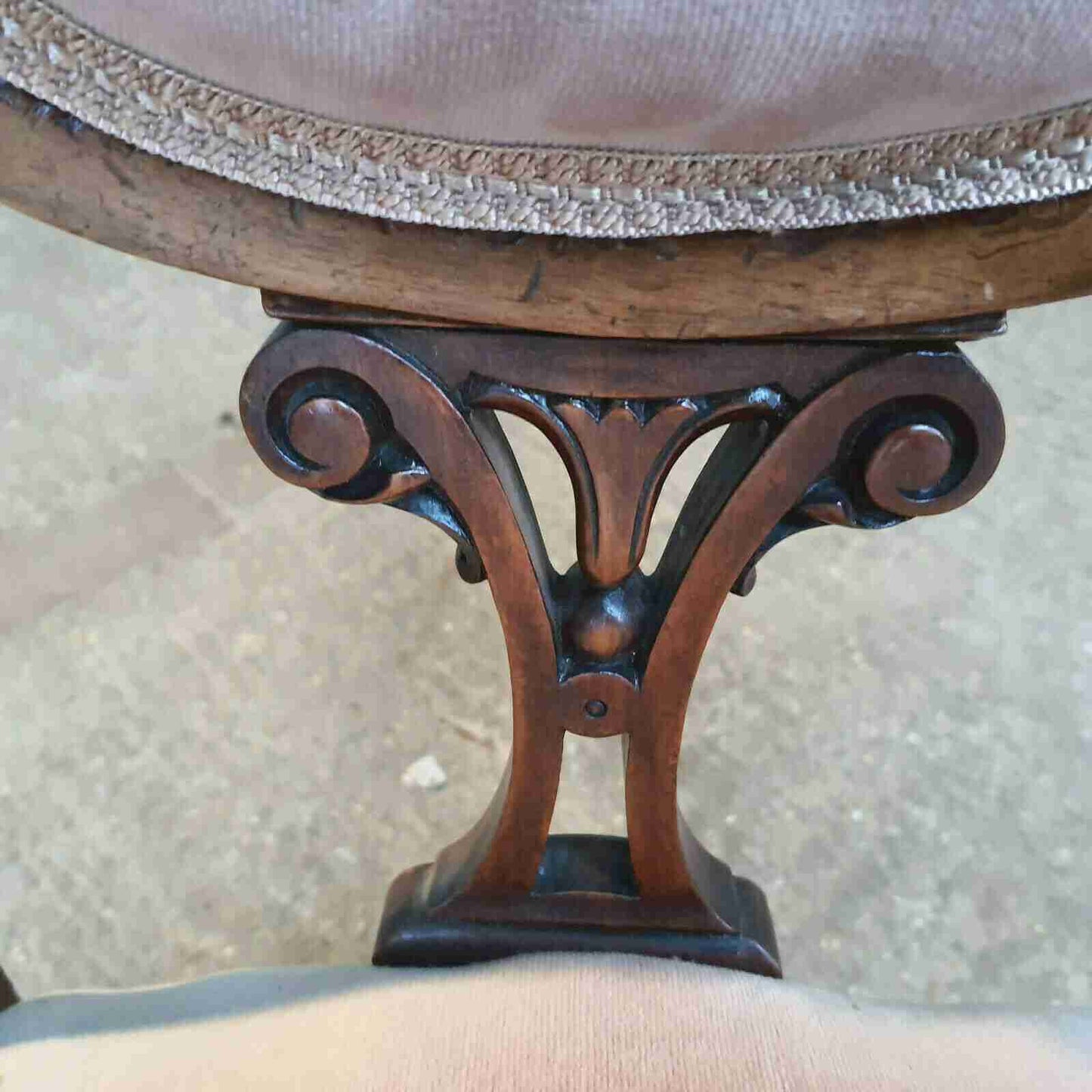 antique victorian low serpentine open bedroom chair turned legs castors sprung