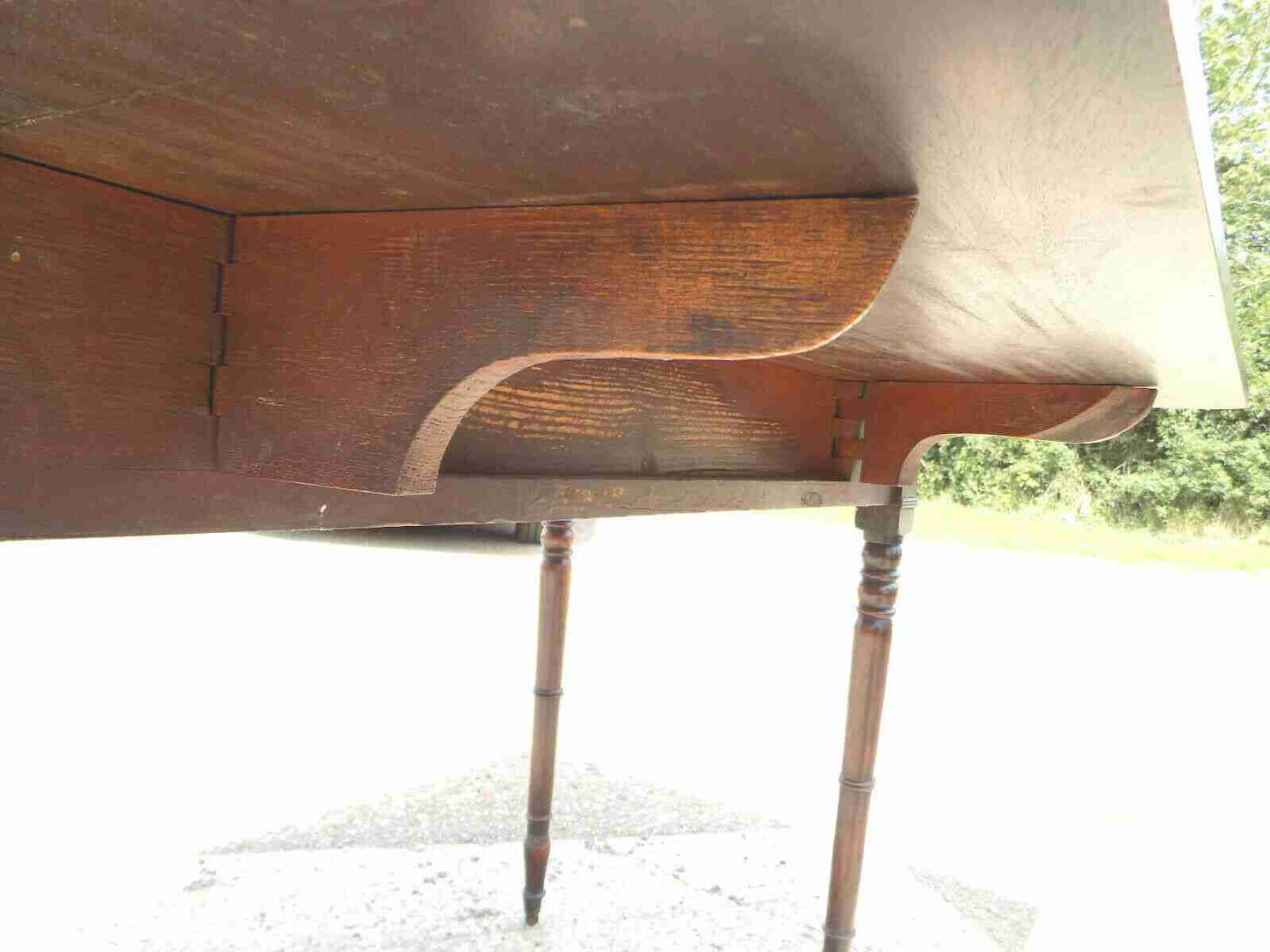 Antique Victorian mahogany extending Pembroke table with drop sides