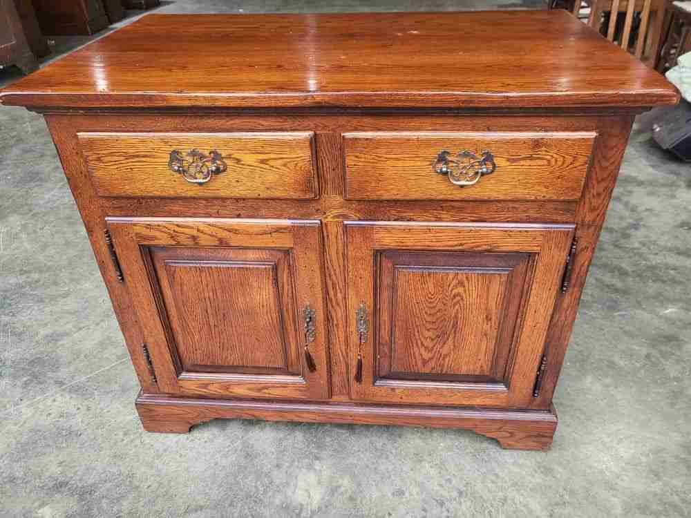 Small 20thC oak 2 door 2 drawers sideboard cupboard cabinet