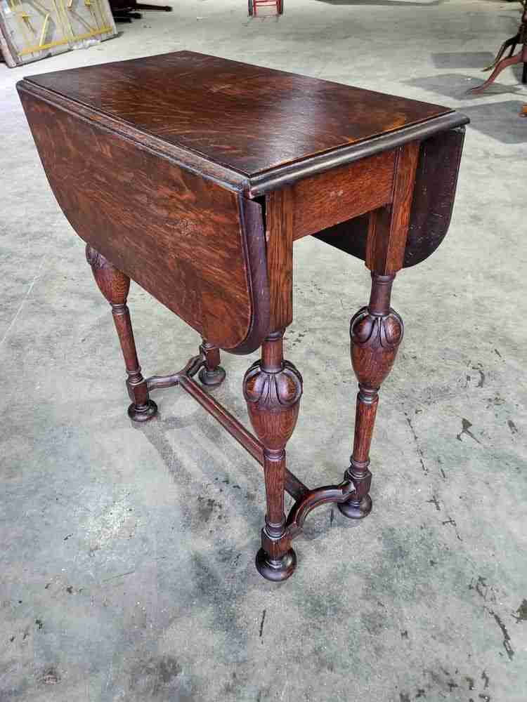 Antique Edwardian small oak drop leaf occasional dining table