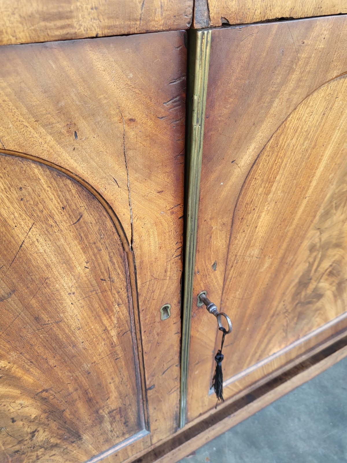 Antique Victorian mahogany chiffonier sideboard gallery shelves