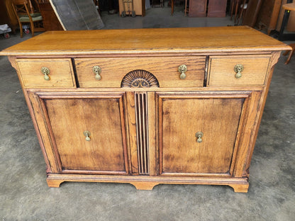 Antique Deco 1930 oak 3 drawer 2 door sideboard cupboard