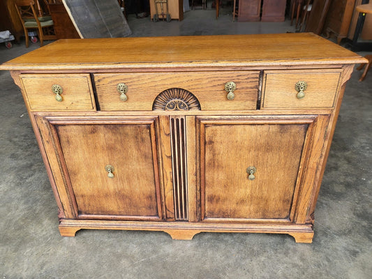 Antique Deco 1930 oak 3 drawer 2 door sideboard cupboard