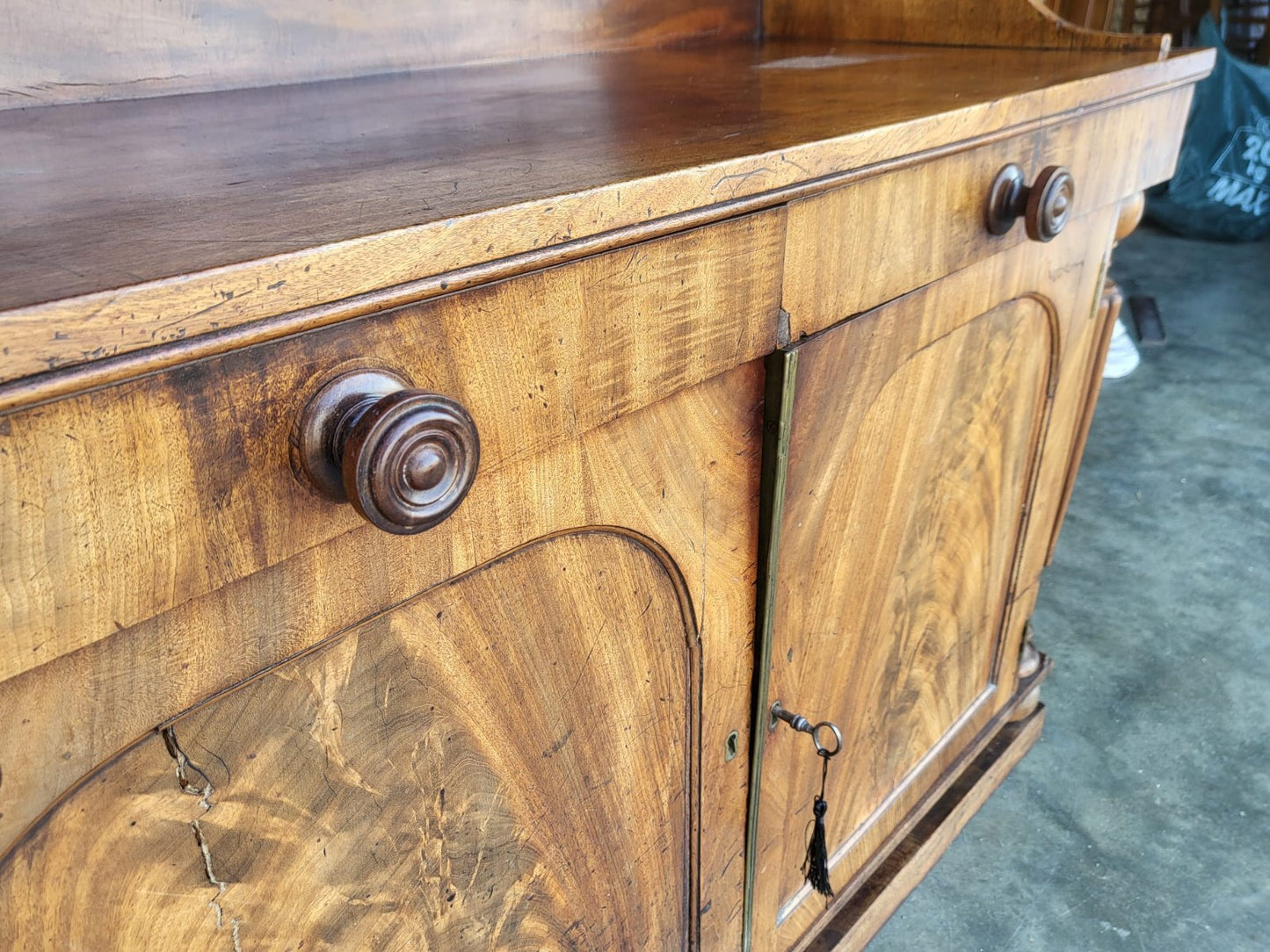 Antique Victorian mahogany chiffonier sideboard gallery shelves