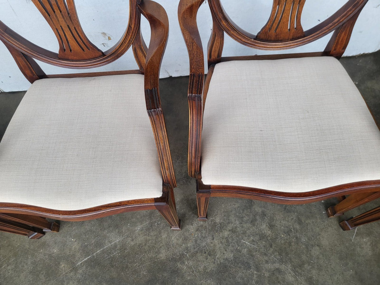 Antique repro six shield back dining chairs 2x carvers cream