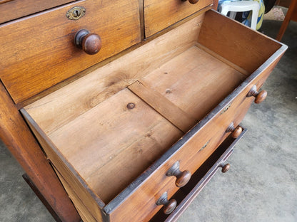 Antique Victorian 2 over 3 chest of drawers knob handles