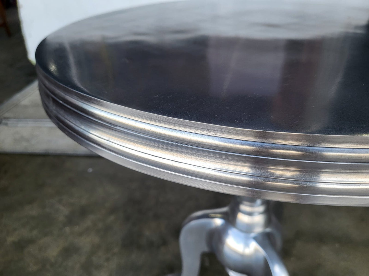 Silver metal round pedestal tripod side end lamp table