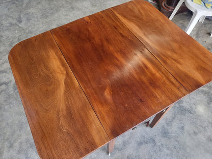 Antique Victorian drop leaf Pembroke dining occasional table drawer