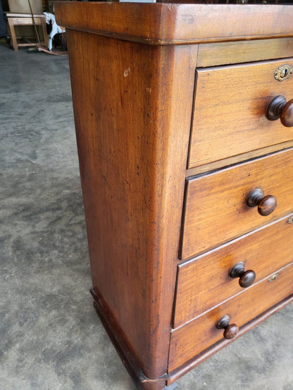 Antique Victorian 2 over 3 chest of drawers knob handles