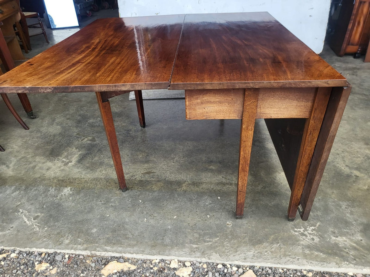 Antique large Georgian solid mahogany drop leaf dining table seat to 8
