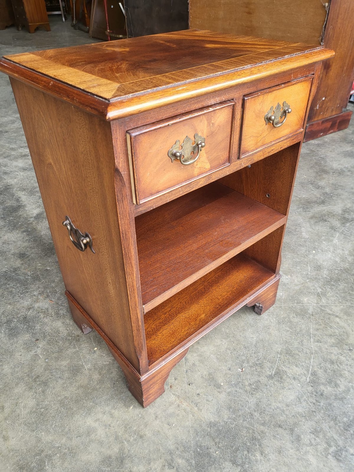 Small antique repro side end lamp table cabinet