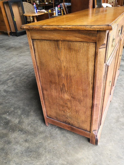 Antique Deco 1930 oak 3 drawer 2 door sideboard cupboard