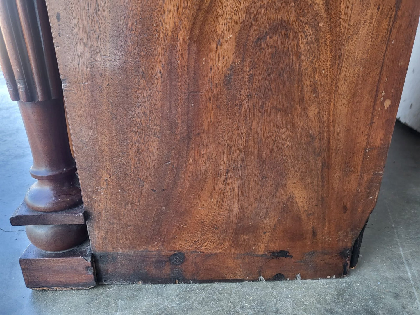 Antique Victorian mahogany chiffonier sideboard gallery shelves