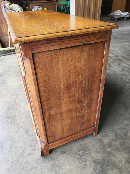 Antique Deco 1930 oak 3 drawer 2 door sideboard cupboard
