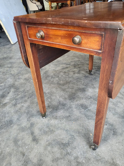 Antique Victorian drop leaf Pembroke dining occasional table drawer