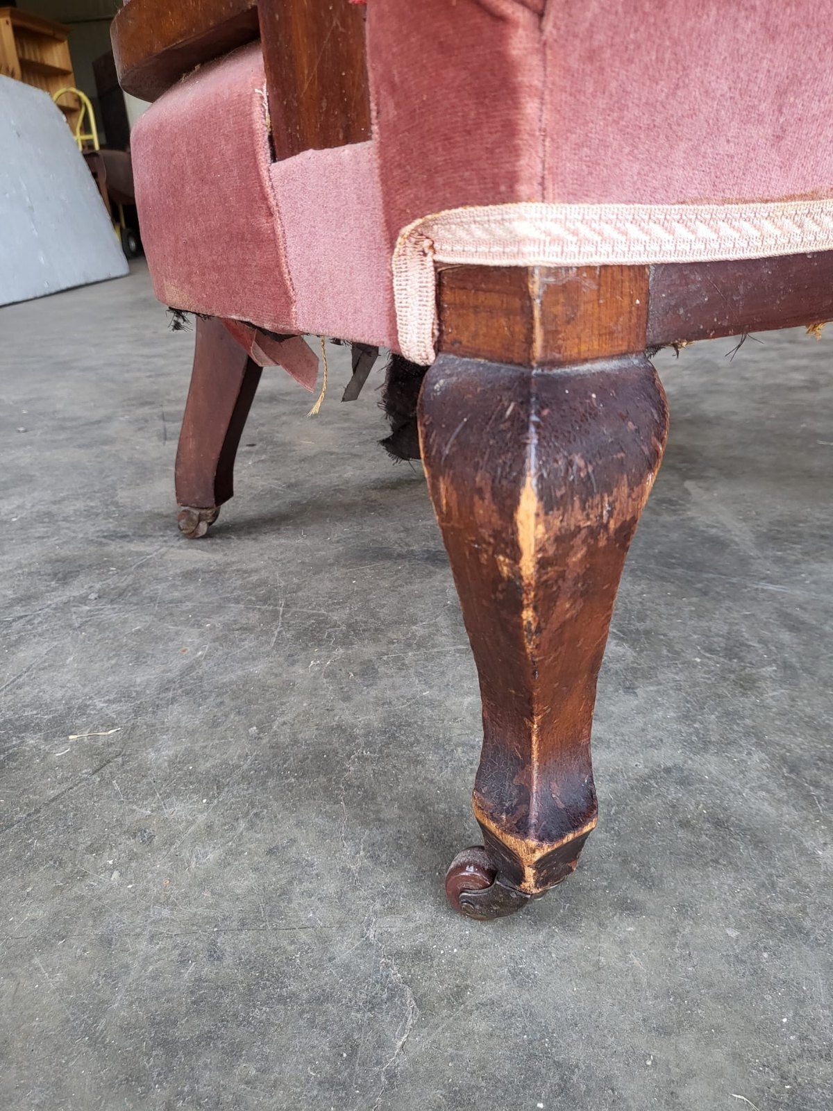 Antique Victorian open bedroom tub chair cabriole legs castors