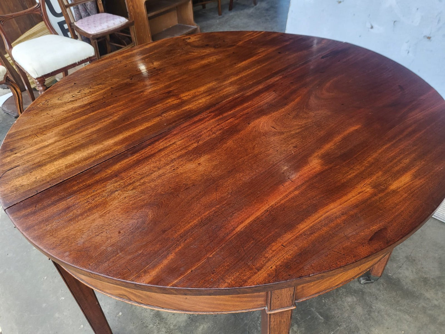 Antique Georgian mahogany round dining table 2xD end tables seat 6