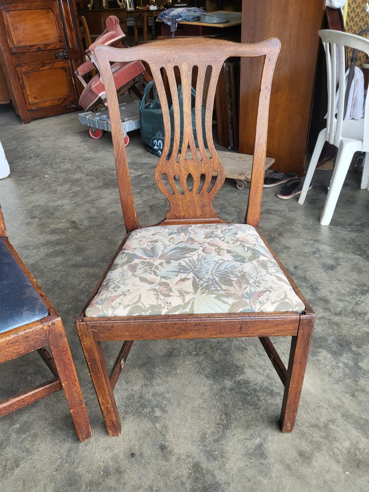 Four 4 antique Georgian mixed dining chairs drop in seats