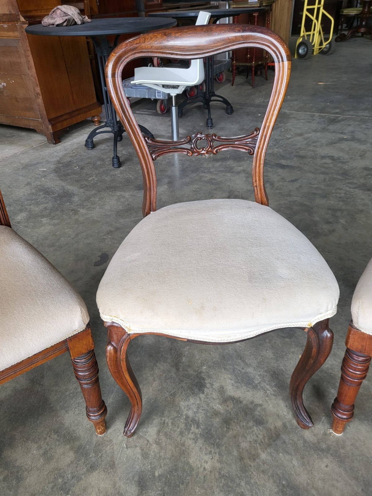 Six antique Victorian mixed dining chairs cream seats