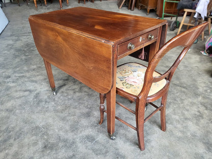 Antique Victorian drop leaf Pembroke dining occasional table drawer