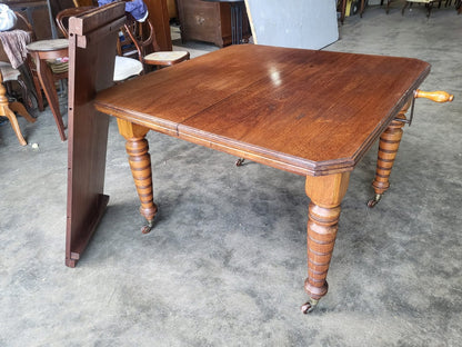 Antique Victorian wind out extending dining table seat 6