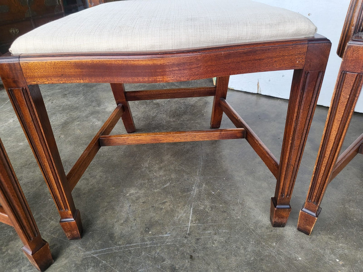 Antique repro six shield back dining chairs 2x carvers cream