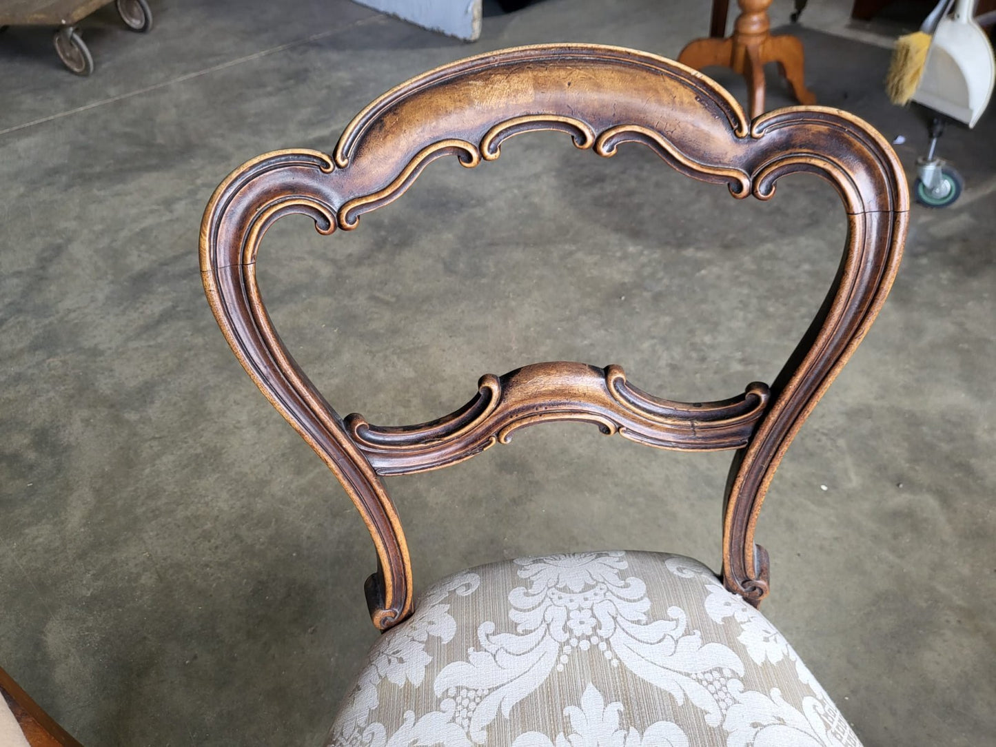 Six antique Victorian mixed dining chairs cream seats