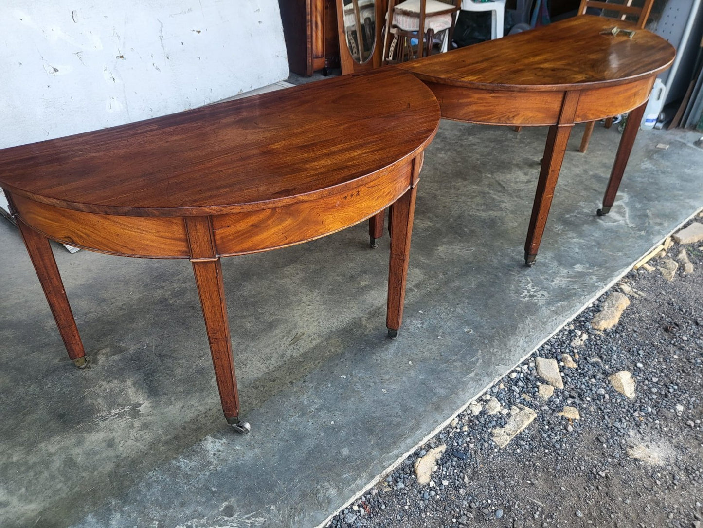 Antique Georgian mahogany round dining table 2xD end tables seat 6