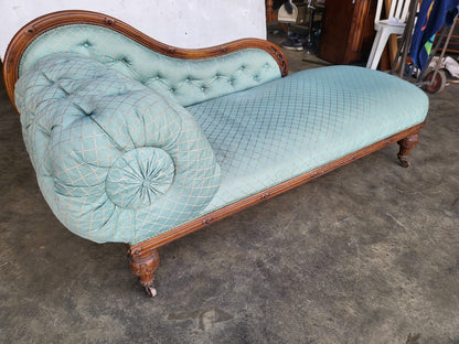 Antique Victorian chaise longue sofa carved legs castors