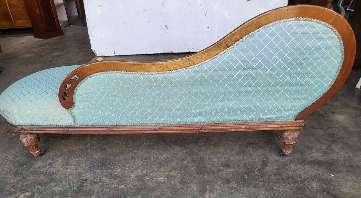 Antique Victorian chaise longue sofa carved legs castors