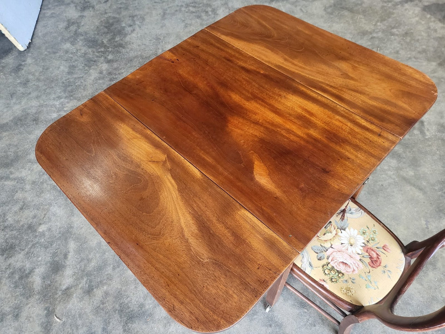 Antique Victorian drop leaf Pembroke dining occasional table drawer
