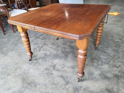 Antique Victorian wind out extending dining table seat 6