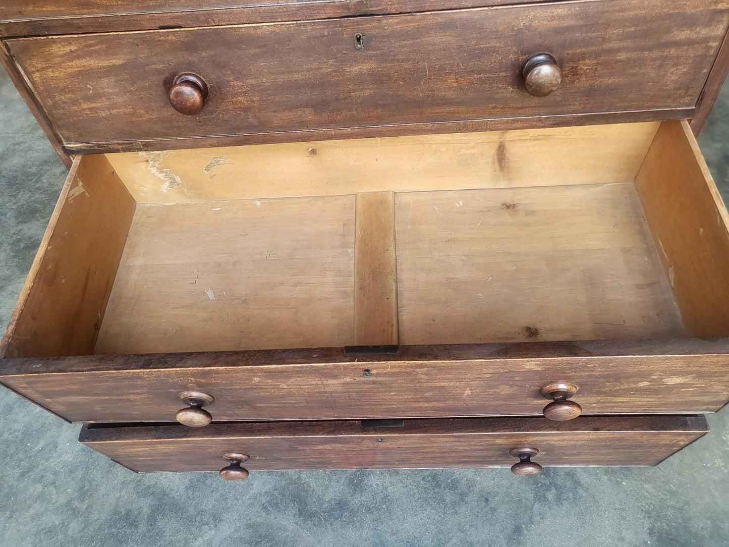 Antique Victorian 2 over 3 chest of drawers splayed legs knob handles
