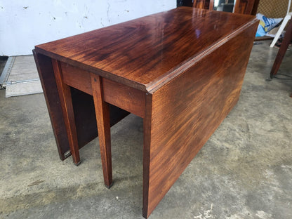 Antique large Georgian solid mahogany drop leaf dining table seat to 8