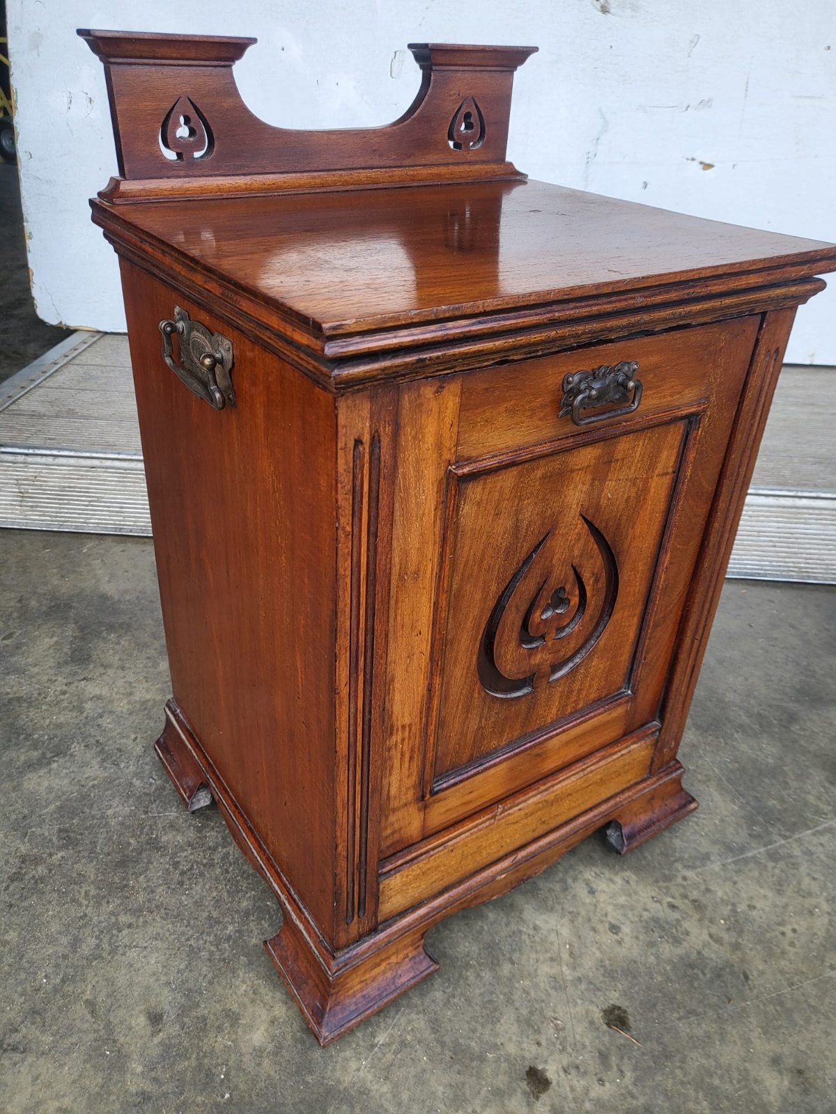 Antique Edwardian side end lamp table storage coal perdonium