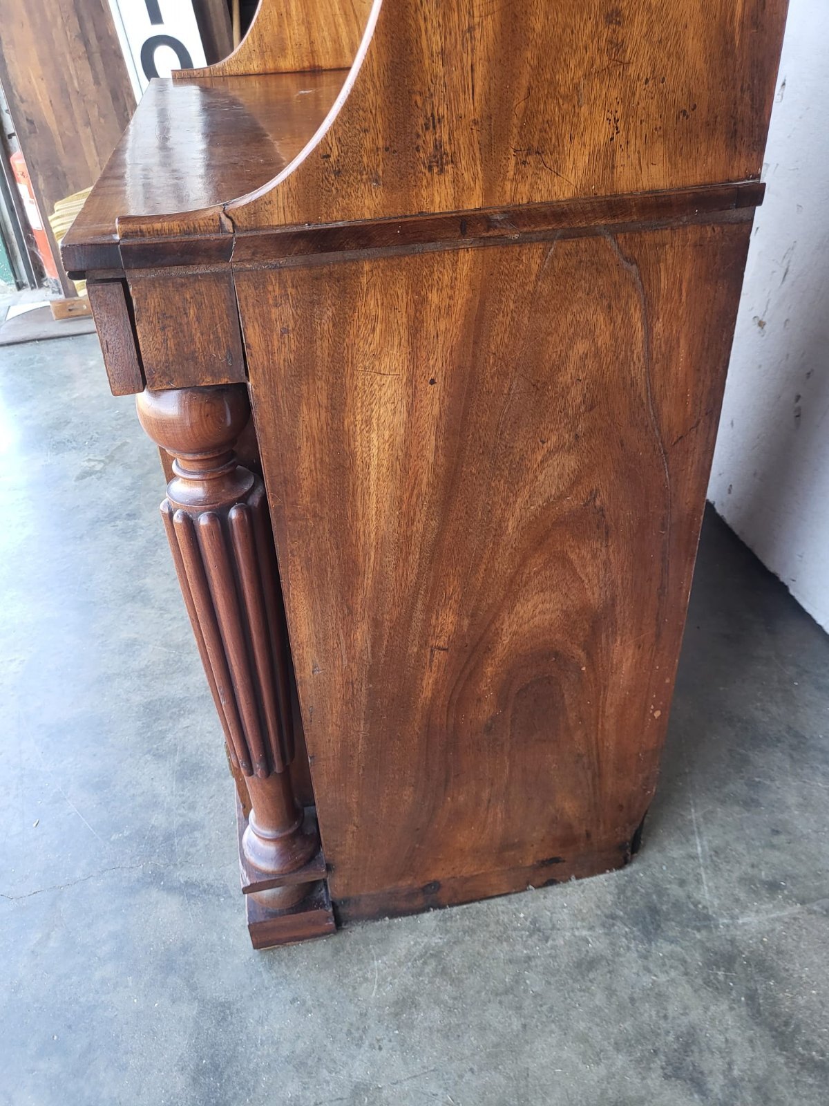 Antique Victorian mahogany chiffonier sideboard gallery shelves