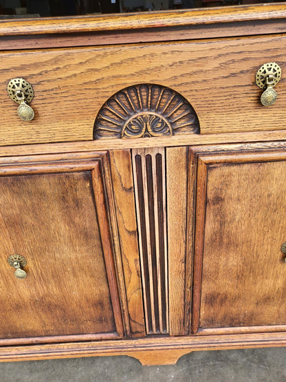 Antique Deco 1930 oak 3 drawer 2 door sideboard cupboard