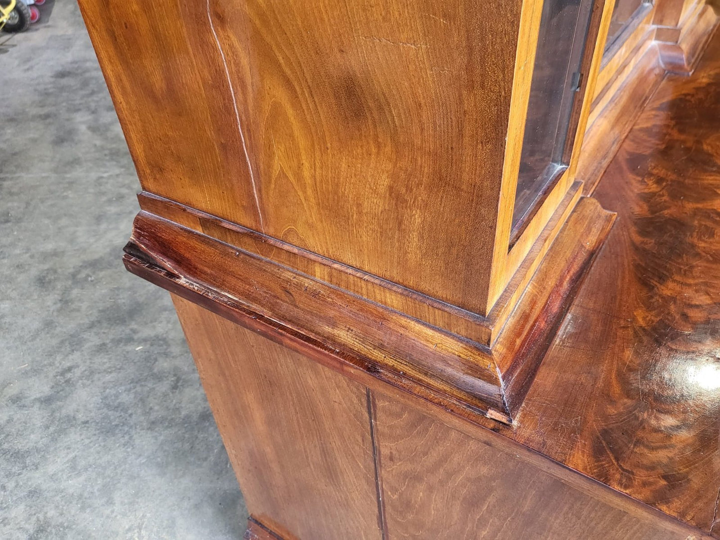 Antique mahogany small break front glazed bookcase cabinet cupboard