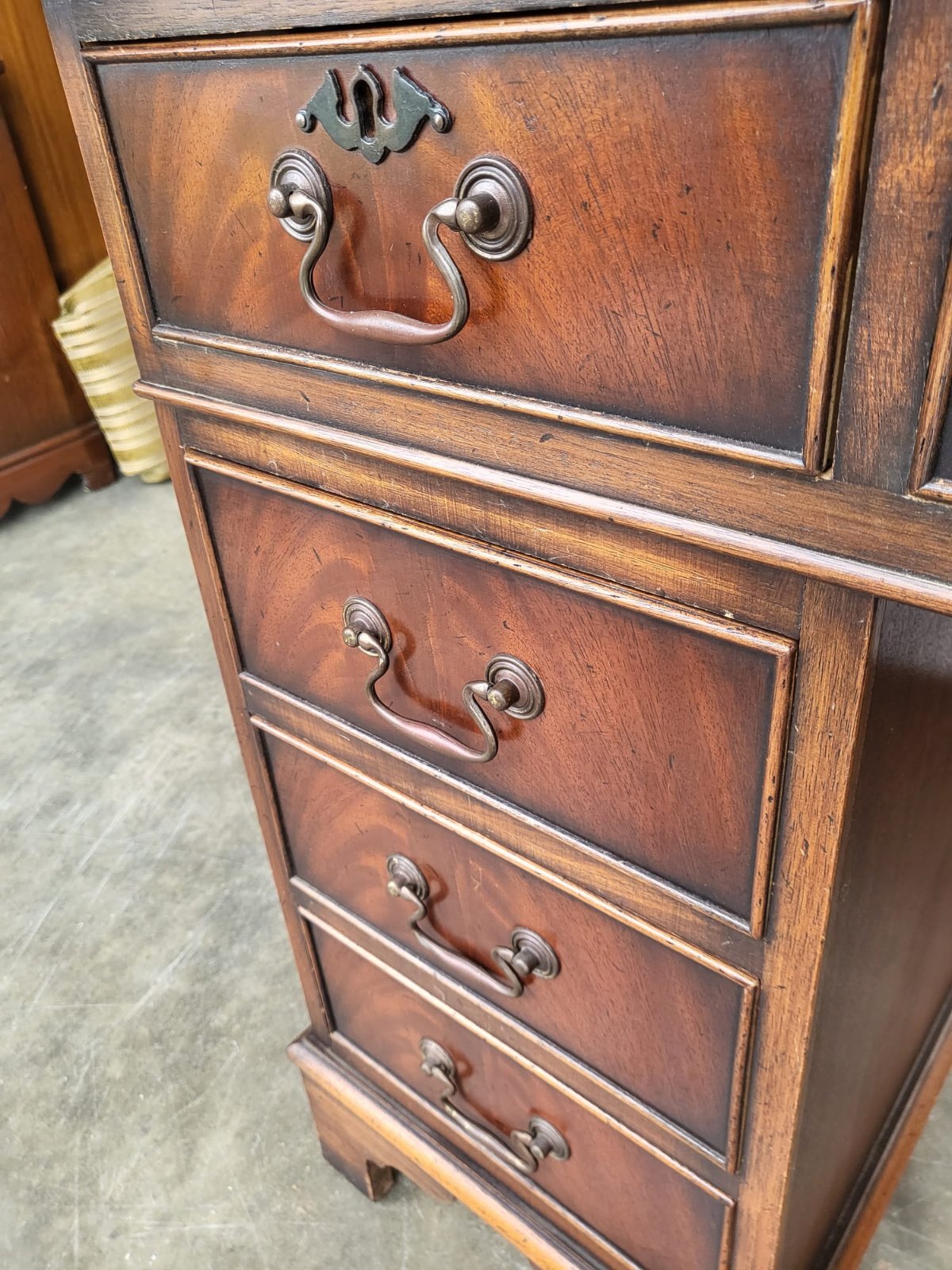 Antique repro small twin pedestal writing desk leather top 8 drawers