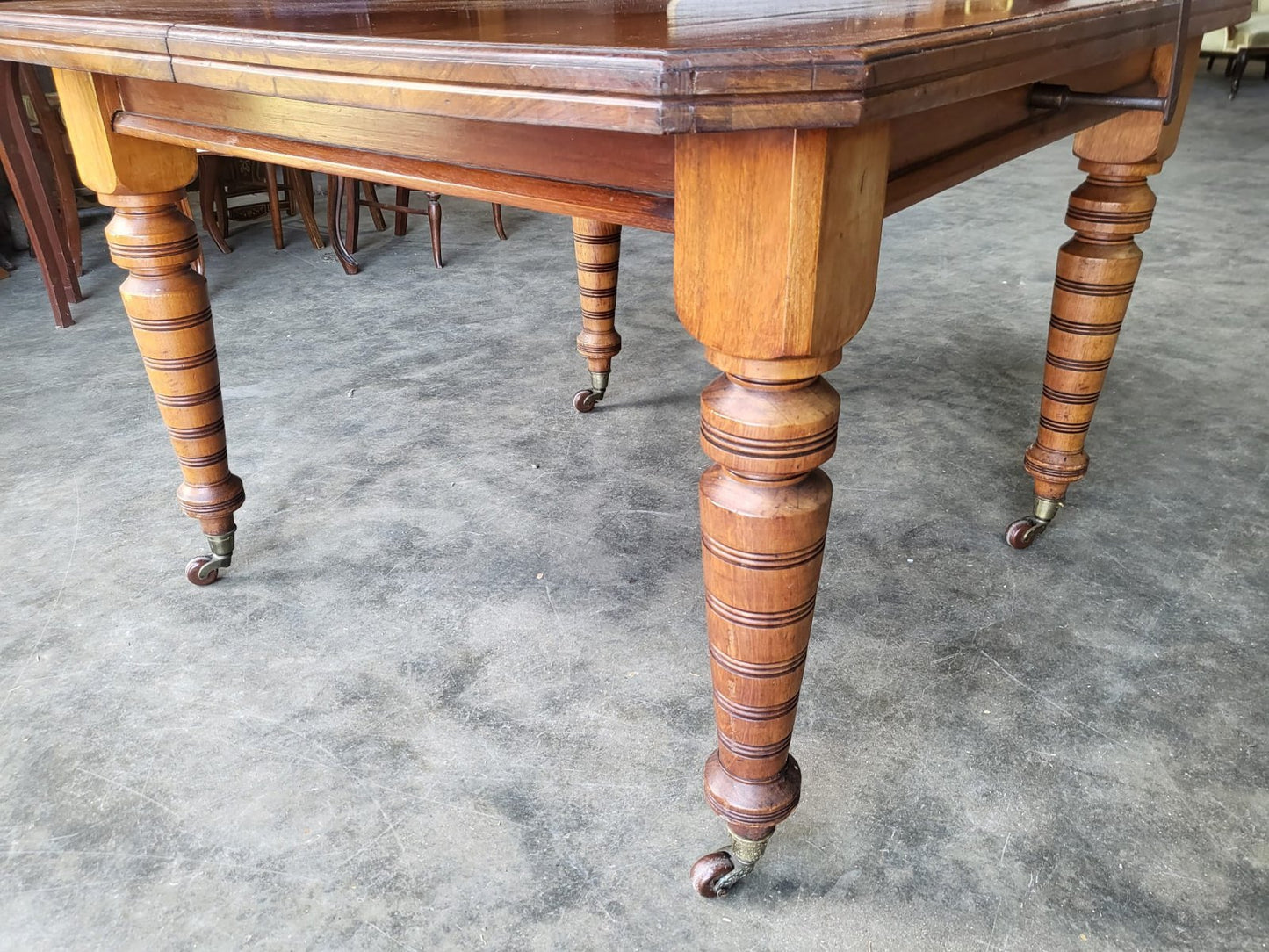 Antique Victorian wind out extending dining table seat 6