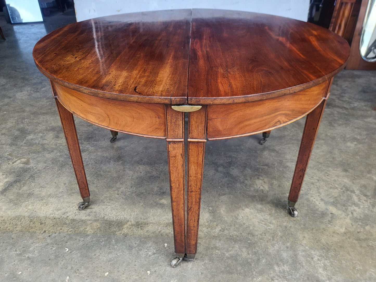 Antique Georgian mahogany round dining table 2xD end tables seat 6