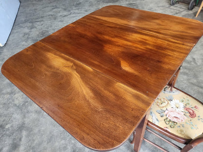 Antique Victorian drop leaf Pembroke dining occasional table drawer